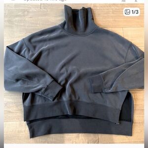 Lululemon sweatshirt softstreme